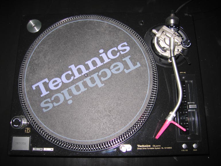 Photo : Platine vinyle TECHNICS SL 1210 M5G