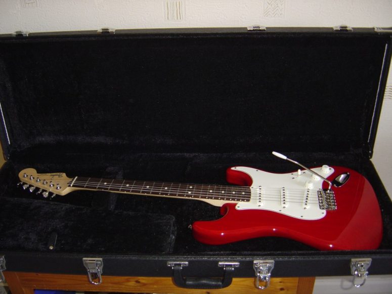 Photo : Fender Strat Mex & case