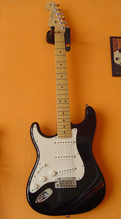 Photo annonce Fender strato american serie Lh gaucher Bk