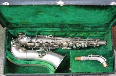 Photo : Sax alto Conn Chu Berry New Wonder 