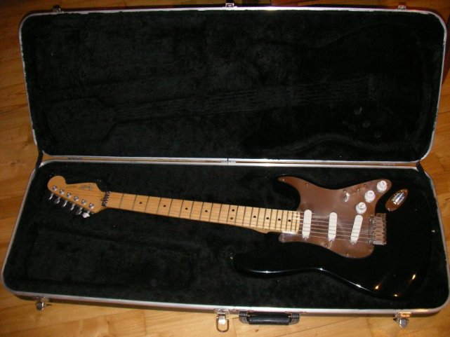 Photo : Fender STRATOCASTER PLUS US