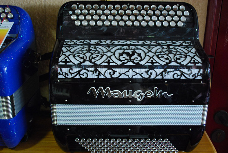 Photo annonce MAUGEIN MINI SONORA 96 BASSES 