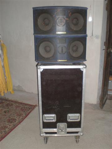 Photo : Enceintes TURBO SOUND TXD 530