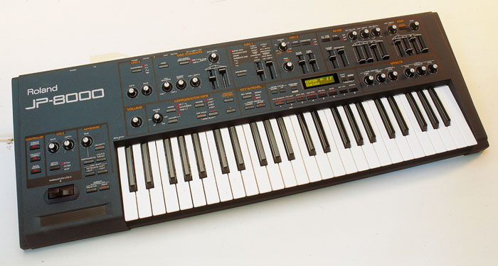 Photo annonce ROLAND JP 8000