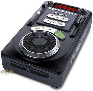 Photo : NUMARK AXIS 9
