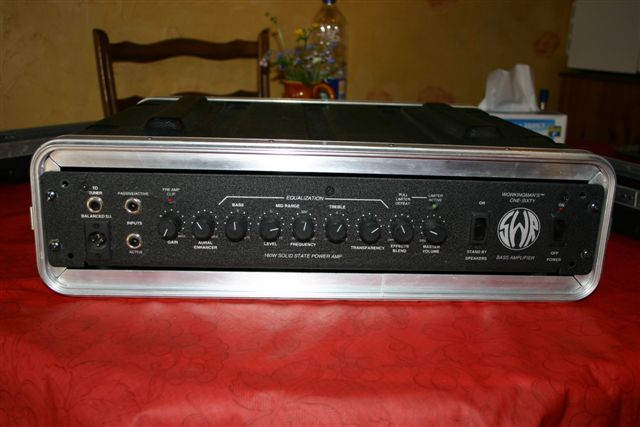 Photo : Tete SWR One Sixty & baffle SWR