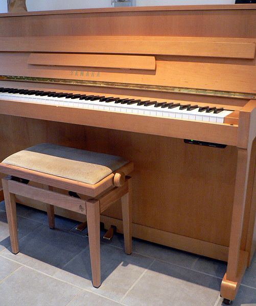 Photo : Yamaha Piano droit silent MP70N