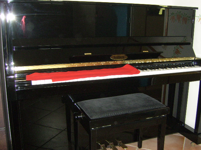 Photo : Piano droit classique Keilberg