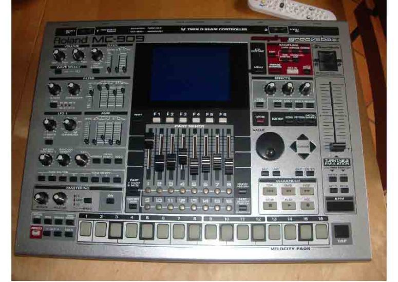 Photo annonce Roland MC 909 & fly case