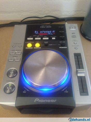 Photo : CDJ 200 Pioneer
