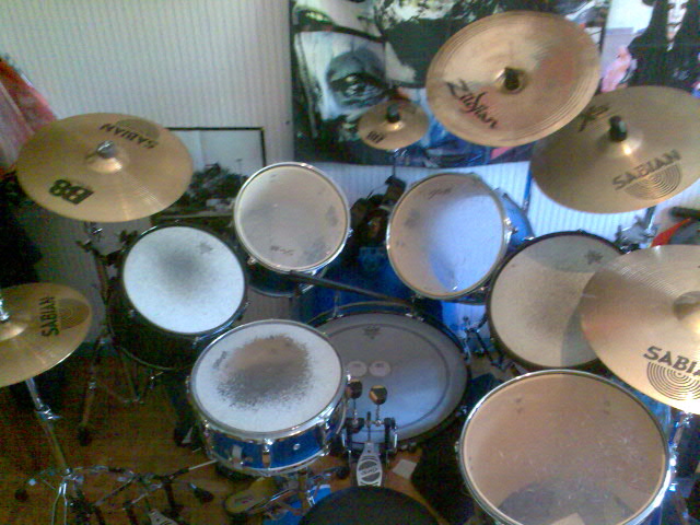 Photo : Batterie Stagg & DW+ 5 cymbales
