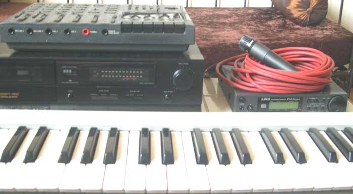 Photo : KAWAI Gmega & clavier midi + micro + 4 pistes