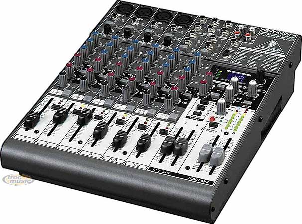 Photo : Console BEHRINGER XENYX 1204 FX