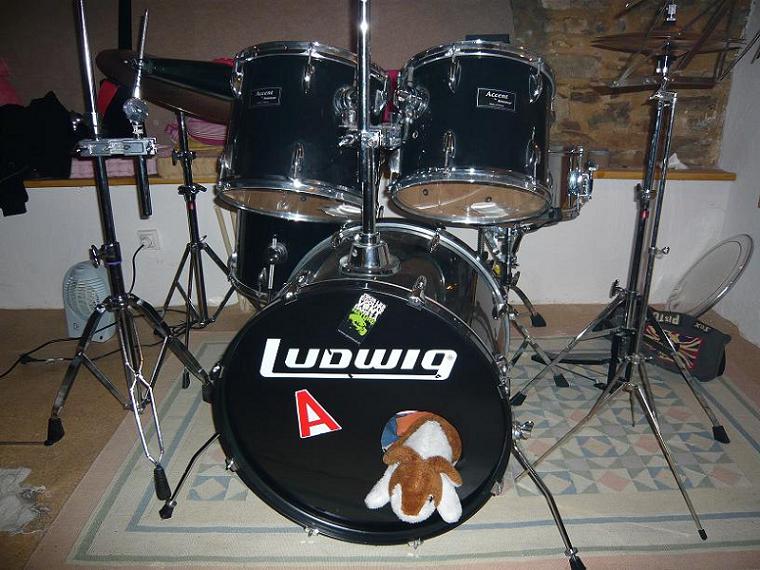 Photo : Batterie Ludwig Accent & Cymbales + Acc