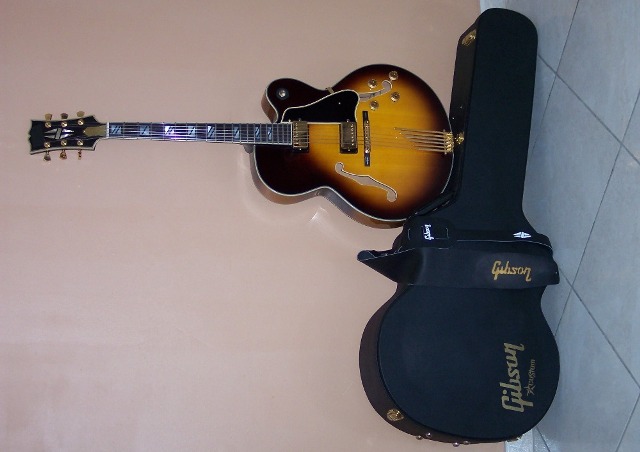 Photo : Fidele Replique Jazz Archtop SUPER V CES