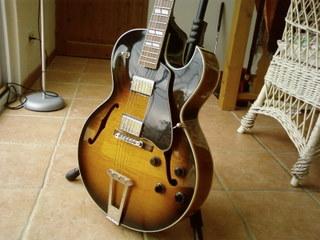 Photo : GIBSON ES 175