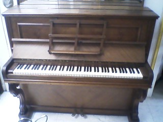 Photo : Piano droit Focke 1900