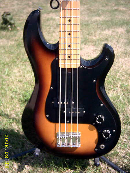 Photo : Basse ARIA TSB vintage 1983