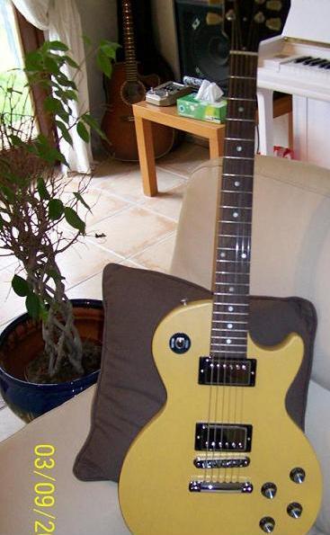 Photo : Guitare electrique GIBSON Les Paul