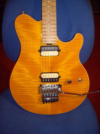 Photo : Musicman Axis
