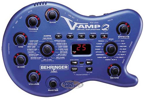 Photo : Effet Behringer V Amp 2 & footswitch + valise