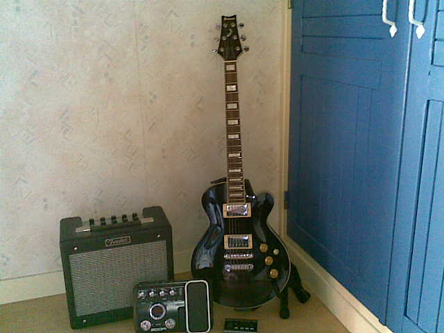 Photo annonce Ibanez ARC 100 & Ampli Fender + Zoom G21u