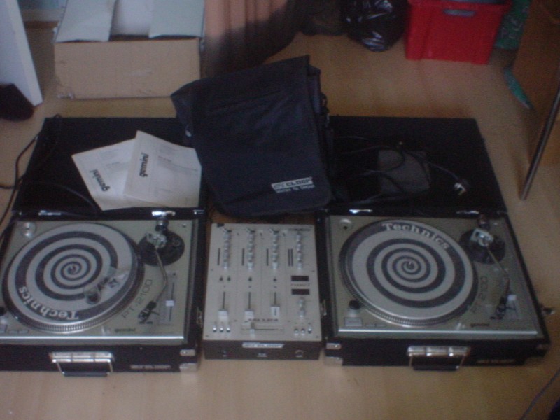 Photo annonce PLATINES GEMINI PT 2100 & Table mixage 