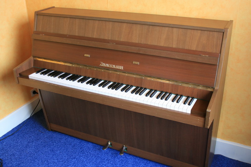 Photo annonce Piano droit Zimmermann cadre metallique