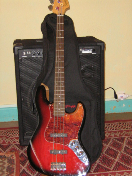 Photo annonce Guitare Basse Fender Squier Standard