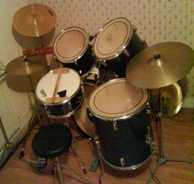 Photo annonce Batterie acoustique complete & siege cloche