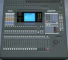 Photo : Console YAMAHA 02R v2