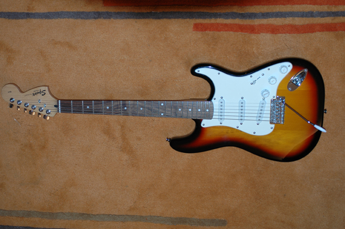 Photo annonce Pack Squier Strat & ampli fender 15w