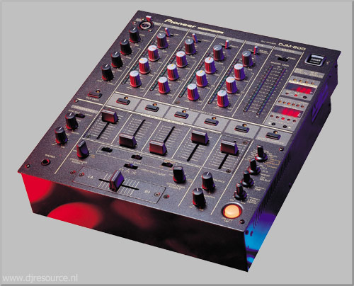 Photo annonce DJM 600 Pioneer & 2 PLATINES Technics MK5