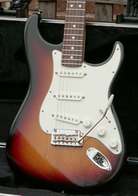 Photo annonce Fender Stratocaster USA 2008 sunburst