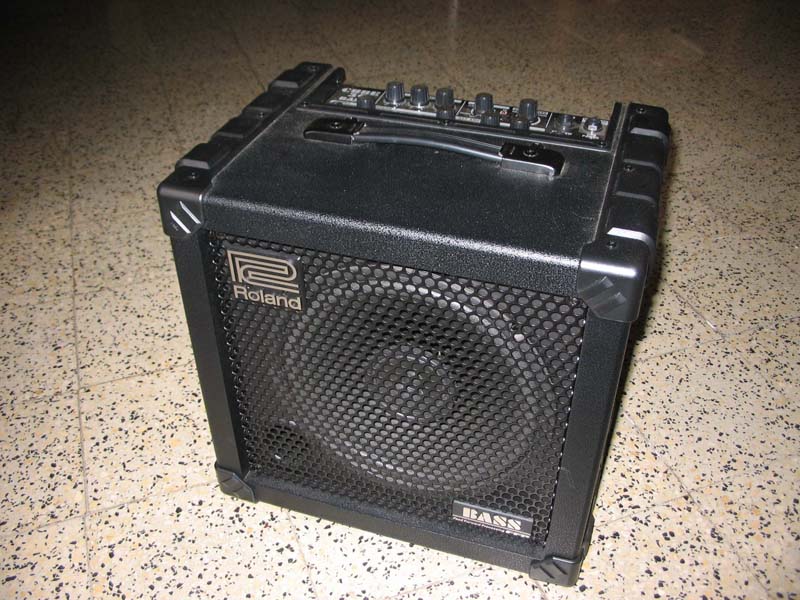 Photo annonce AMPLI ROLAND CUBE BASS 30