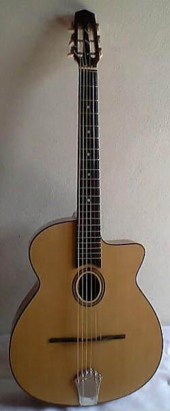 Photo annonce Guitare Jazz manouche petite bouche