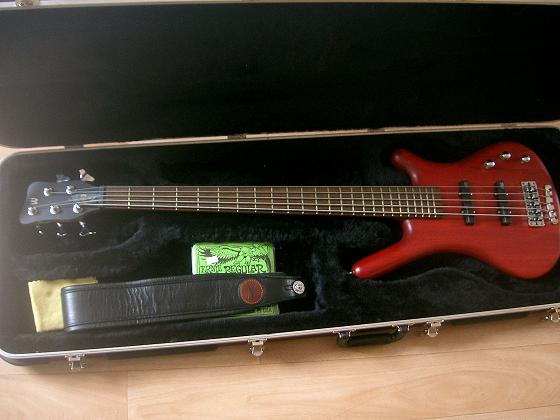 Photo : Basse Warwick Corvette 5 cordes