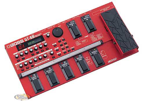 Photo : Pedales Basse Boss GT6B
