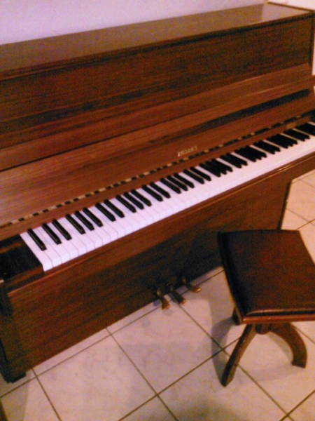 Photo annonce Piano droit Hellas