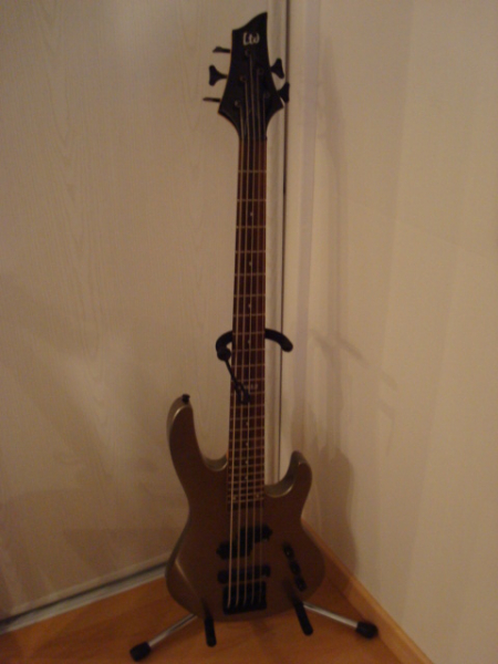 Photo annonce Basse 5 cordes ESP LTD B 55