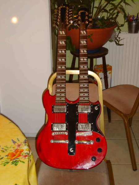 Photo annonce Guitare double manche Type SG 6 & 12 cordes