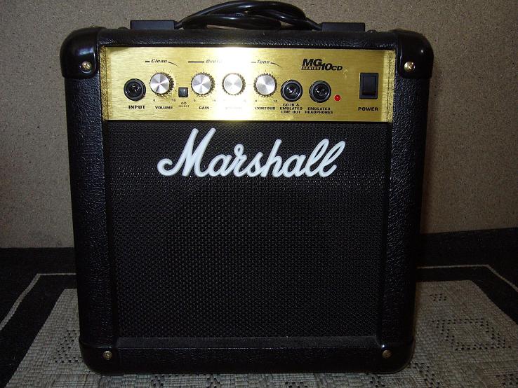 Photo : Ampli Marshall MG 10 CD