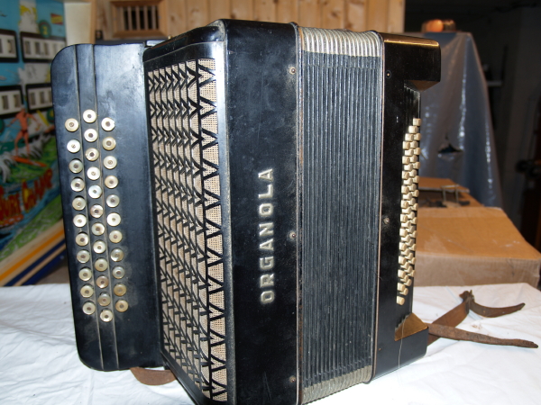 Photo annonce ACCORDEON Ancien Paul BEUSCHER ORGANOLA