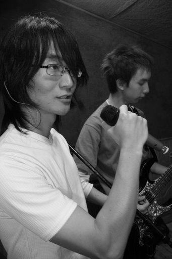 Photo annonce Groupe EMO VISU ch LEAD GUITAR & BASSISTE RP