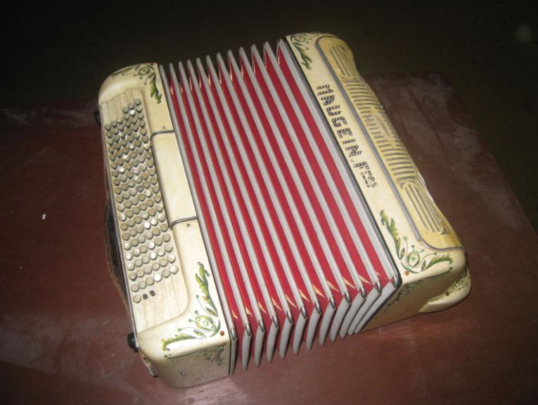 Photo annonce Accordeon MAUGEIN freres