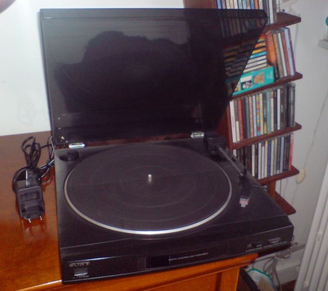 Photo annonce Platine vinyle SONY PS LX52Y