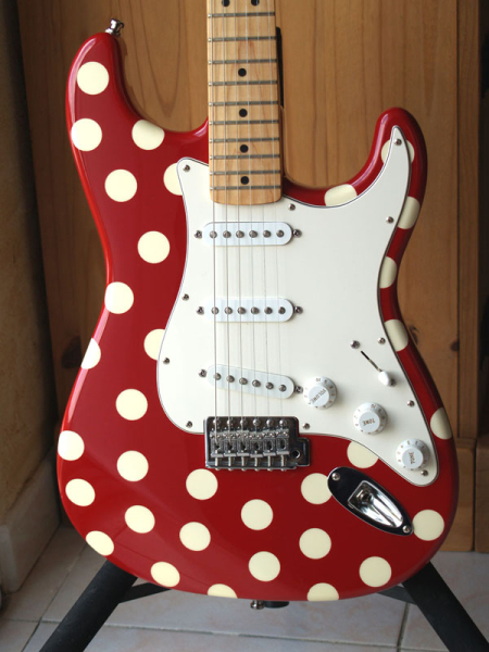 Photo annonce Stratocaster Mexique Buddy Guy polka dot red