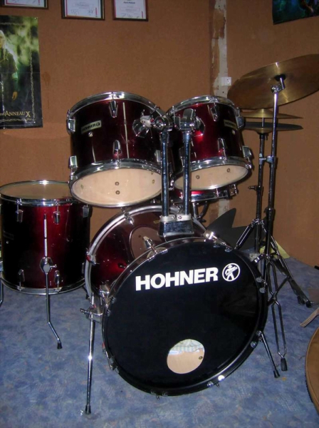 Photo annonce BATTERIE HOHNER 5 futs