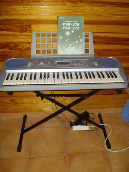Photo : Clavier Yamaha 273