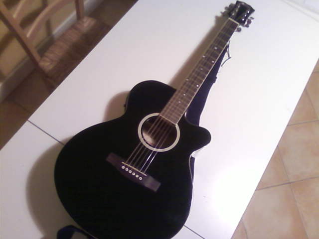 Photo annonce Guitare Folk noire
